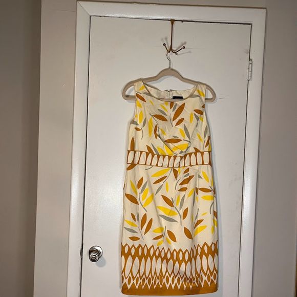 Adrianna Papal Dresses & Skirts - Adrianna Papal Women's Cream w/Gold, Gray & Yellow Print Sleeveless Dress SZ 14